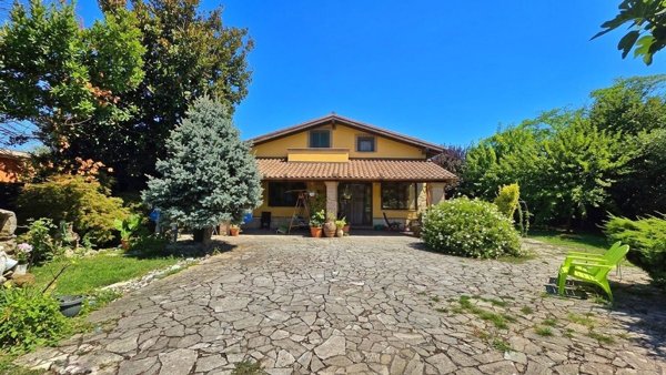 casa indipendente in vendita a Labico in zona Colle Spina