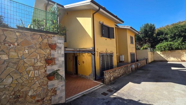 casa indipendente in vendita a Labico in zona Colle Spina