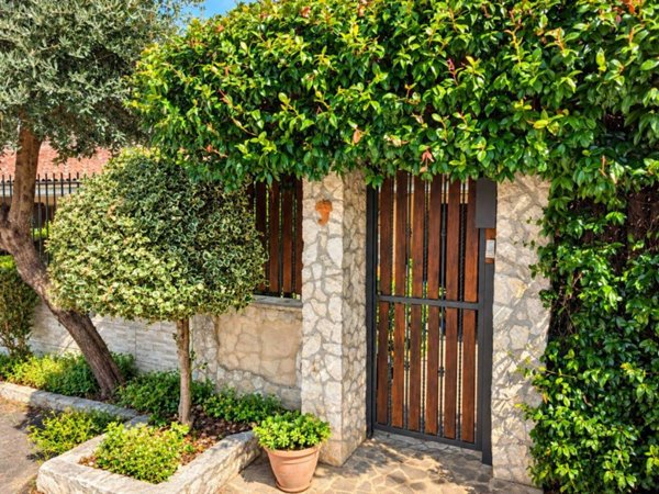 casa indipendente in vendita a Labico