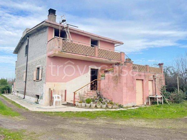 casa indipendente in vendita a Lanuvio in zona Malcavallo