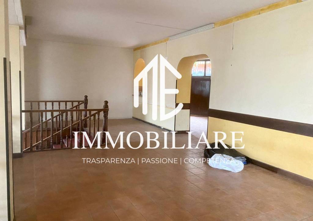 locale commerciale in vendita a Lanuvio