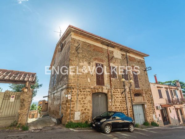 intera palazzina in vendita a Lanuvio