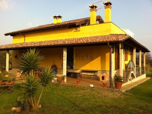casa indipendente in vendita a Lanuvio