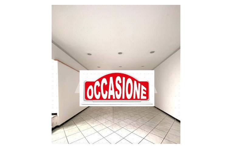 negozio in vendita a Lanuvio