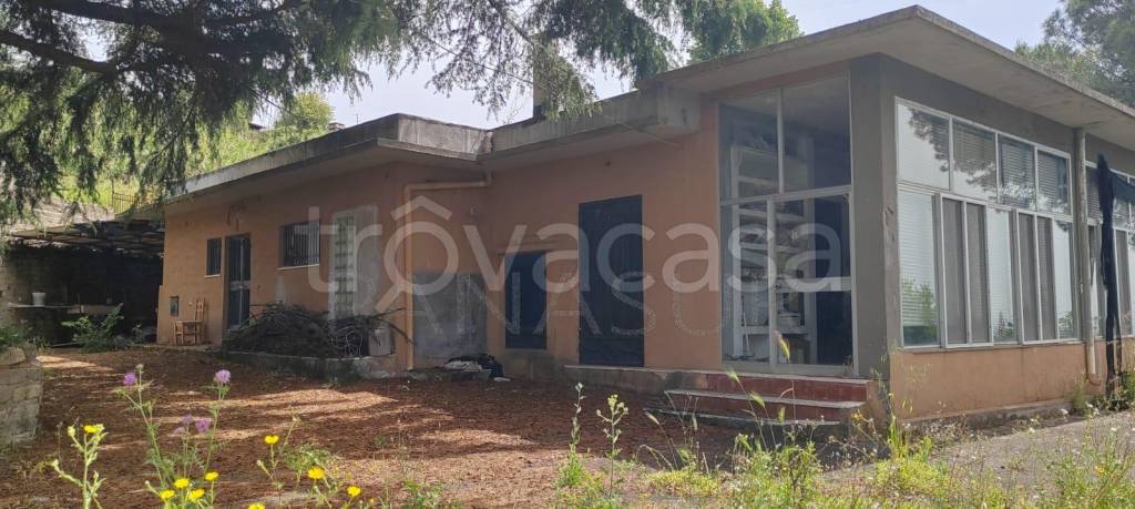 casa indipendente in vendita a Lanuvio
