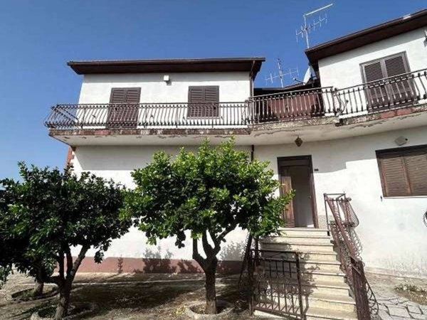casa indipendente in vendita a Lanuvio