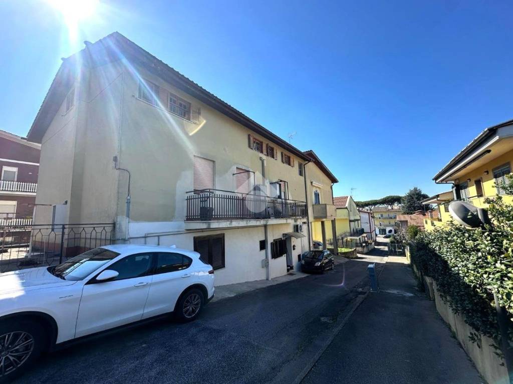 appartamento in vendita a Lanuvio