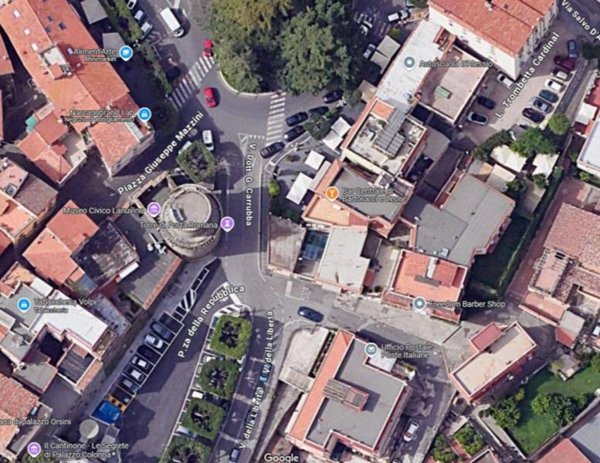 locale commerciale in vendita a Lanuvio