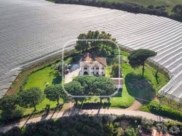 casa indipendente in vendita a Lanuvio
