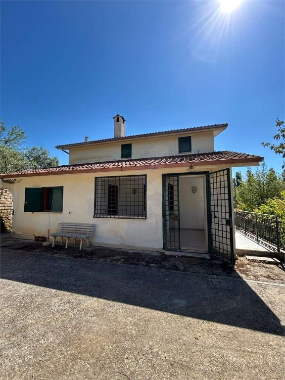 casa indipendente in vendita a Lanuvio
