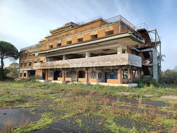 negozio in vendita a Lanuvio