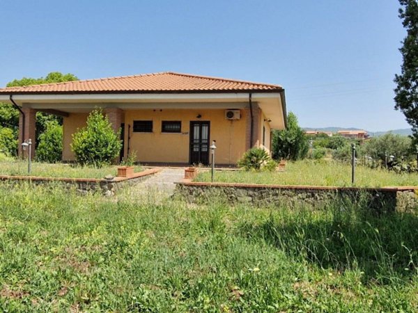 casa indipendente in vendita a Lanuvio