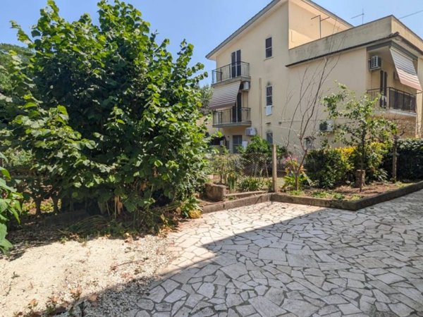 casa indipendente in vendita a Lanuvio in zona Bellavista