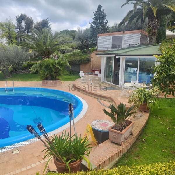casa indipendente in vendita a Lanuvio
