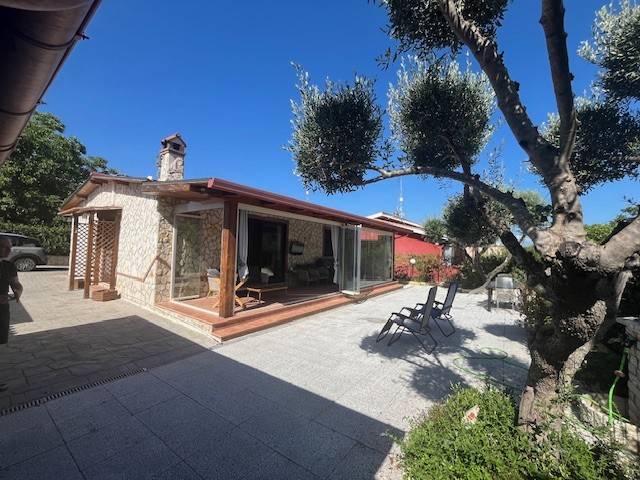 casa indipendente in vendita a Lanuvio