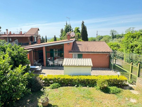 casa indipendente in vendita a Lanuvio