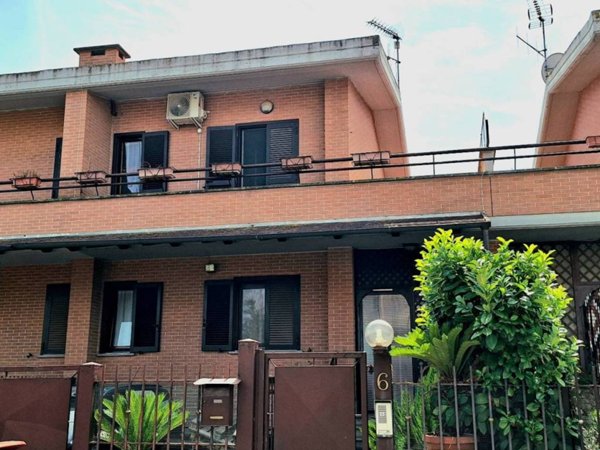 casa indipendente in vendita a Lanuvio in zona Bellavista
