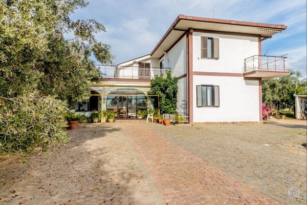 casa indipendente in vendita a Lanuvio
