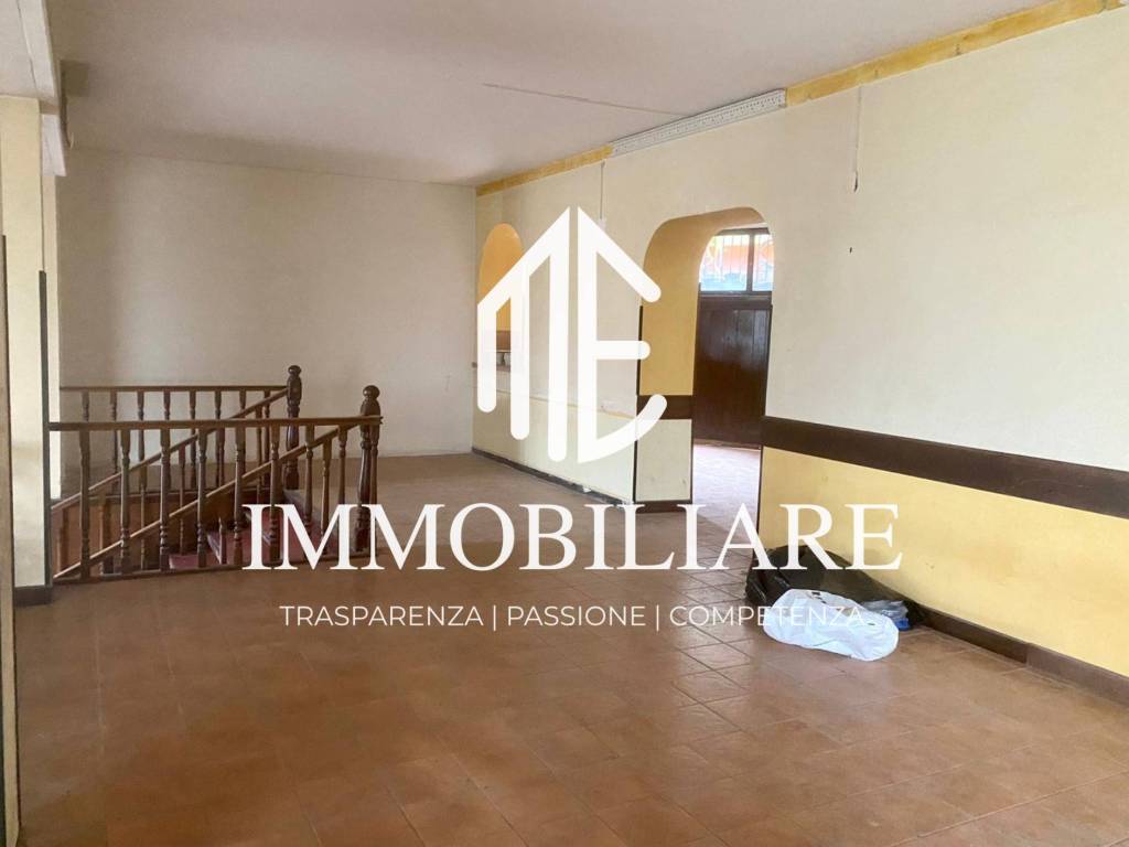 locale commerciale in vendita a Lanuvio