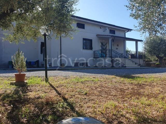 casa indipendente in vendita a Lanuvio in zona Sambuco