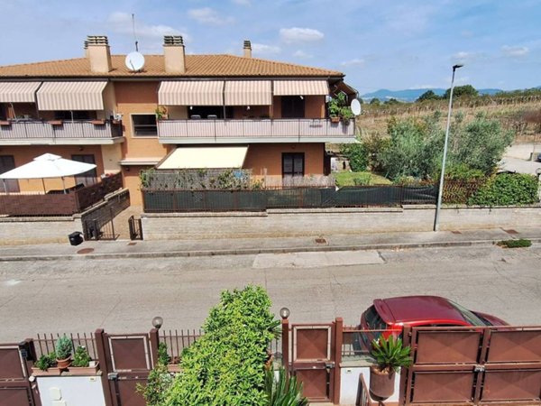 casa indipendente in vendita a Lanuvio in zona Bellavista