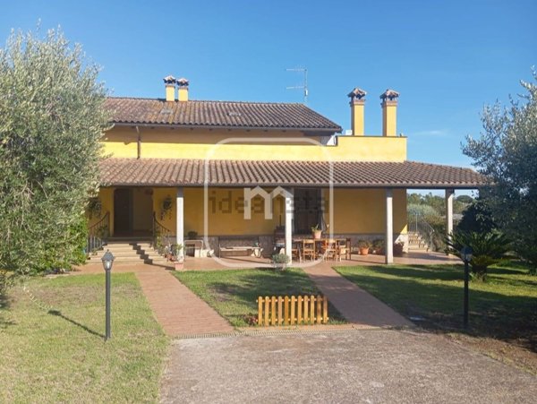 casa indipendente in vendita a Lanuvio in zona Malcavallo