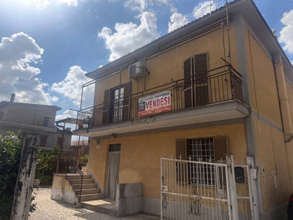 casa indipendente in vendita a Lanuvio in zona Bellavista