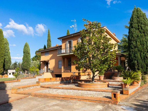 casa indipendente in vendita a Lanuvio in zona Stragonello