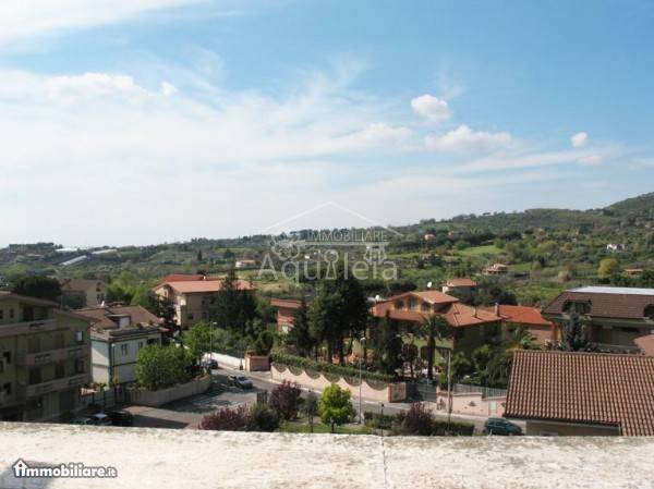 appartamento in vendita a Lanuvio