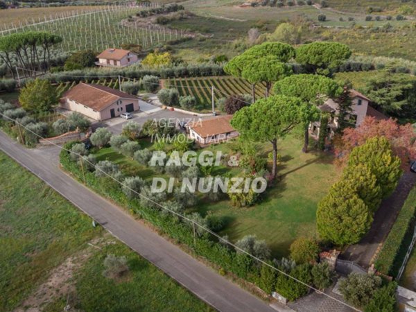 casa indipendente in vendita a Lanuvio