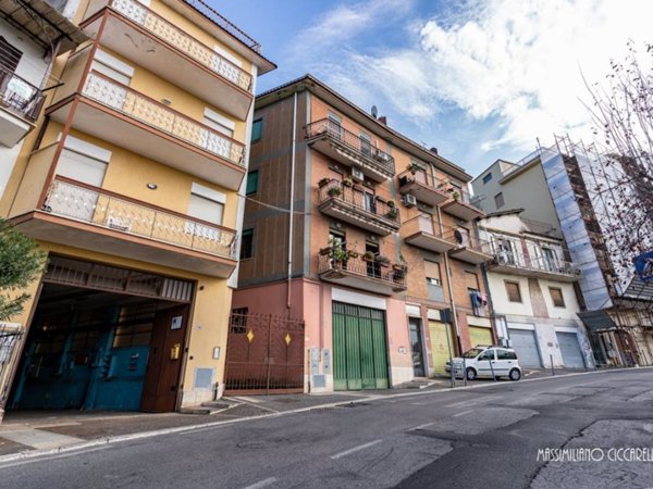 locale commerciale in vendita a Lanuvio