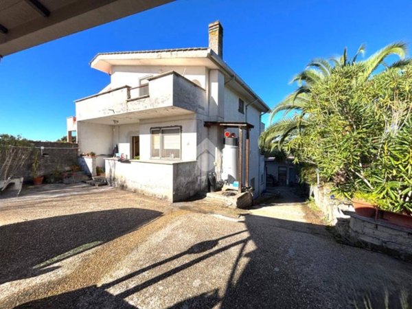 casa indipendente in vendita a Lanuvio