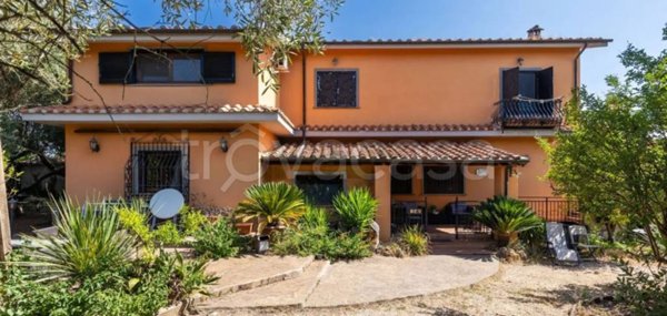 casa indipendente in vendita a Lanuvio