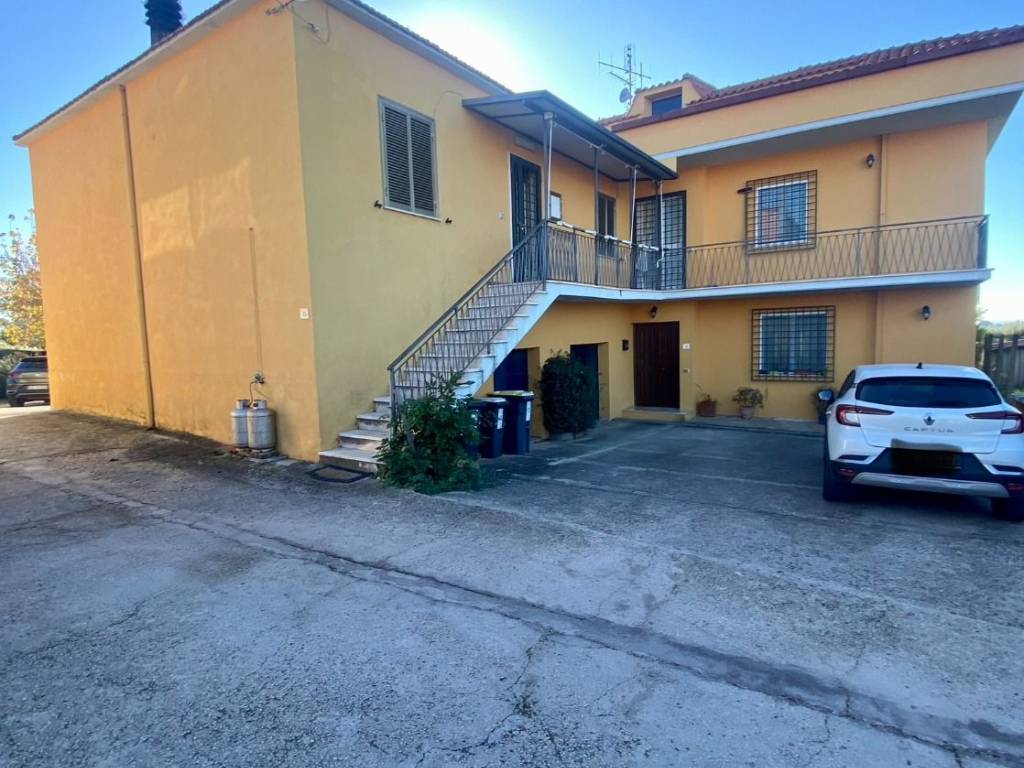 casa indipendente in vendita a Lanuvio