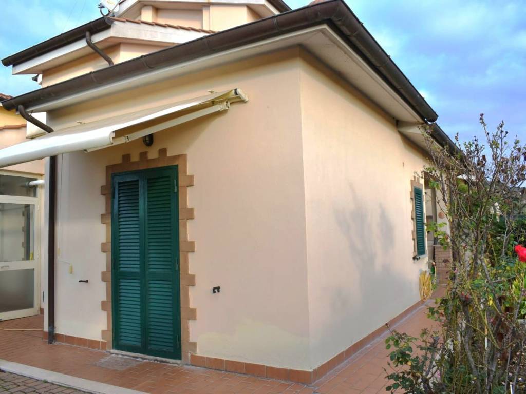casa indipendente in vendita a Lanuvio