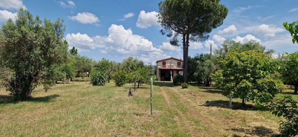 locale di sgombero in vendita a Lanuvio