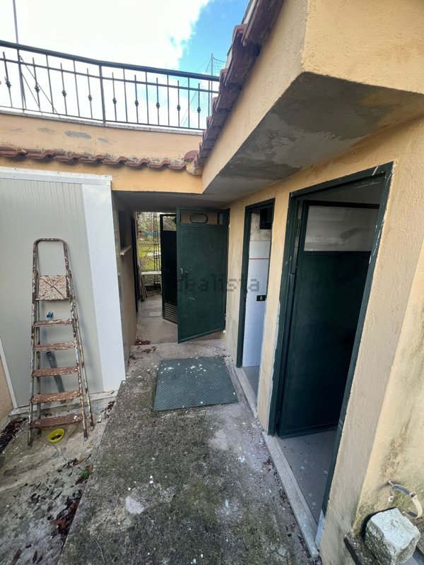 negozio in vendita a Lanuvio