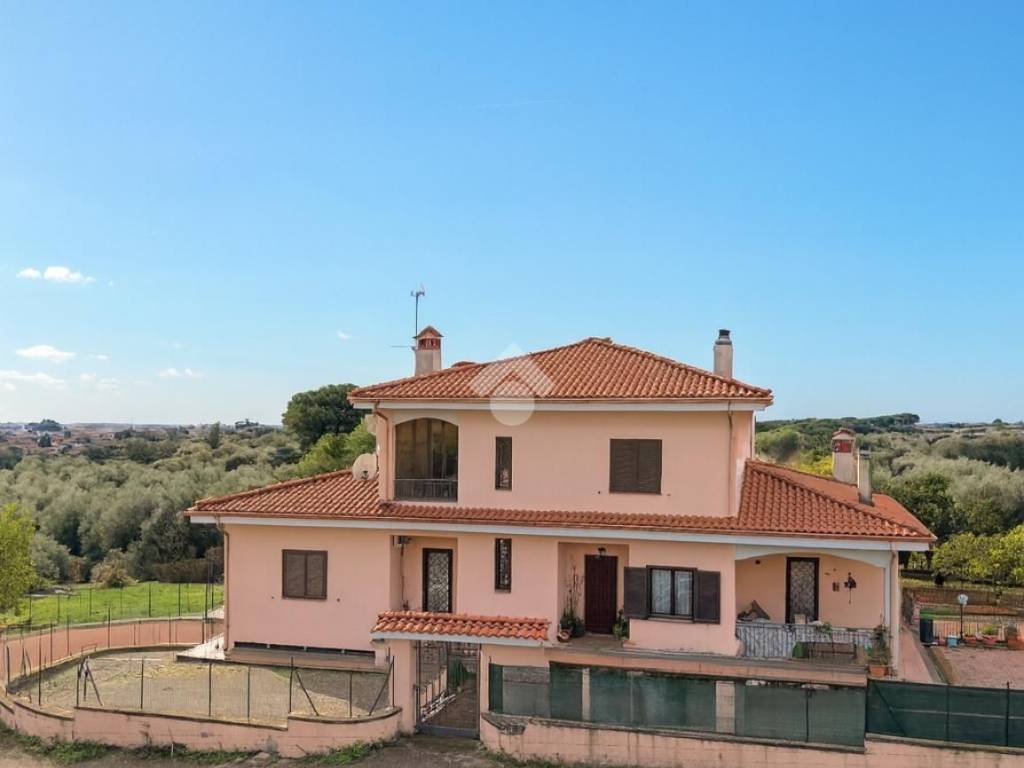 casa indipendente in vendita a Lanuvio