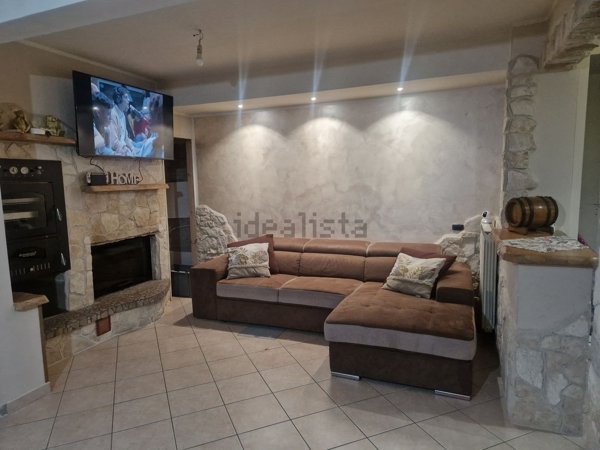 casa indipendente in vendita a Lanuvio in zona Bellavista