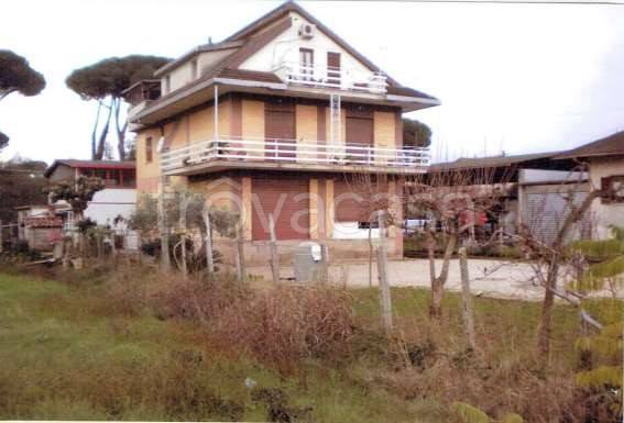 appartamento in vendita a Lanuvio in zona Bellavista