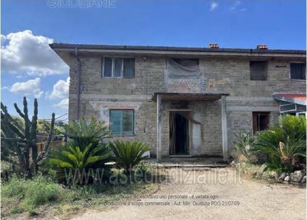 casa indipendente in vendita a Lanuvio