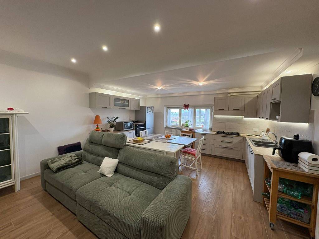 appartamento in vendita a Lanuvio in zona Bellavista