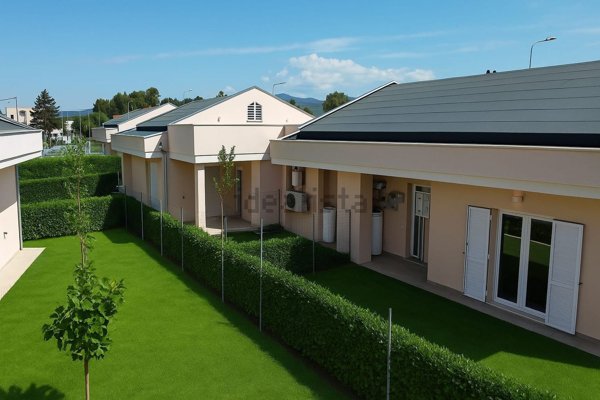 casa indipendente in vendita a Lanuvio