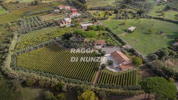 casa indipendente in vendita a Lanuvio
