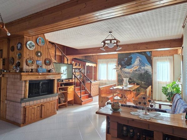 casa indipendente in vendita a Lanuvio in zona Stragonello