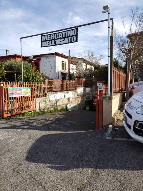 negozio in vendita a Lanuvio