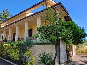 casa indipendente in vendita a Lanuvio