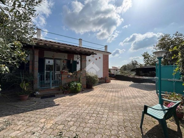 casa indipendente in vendita a Lanuvio in zona Pietrara