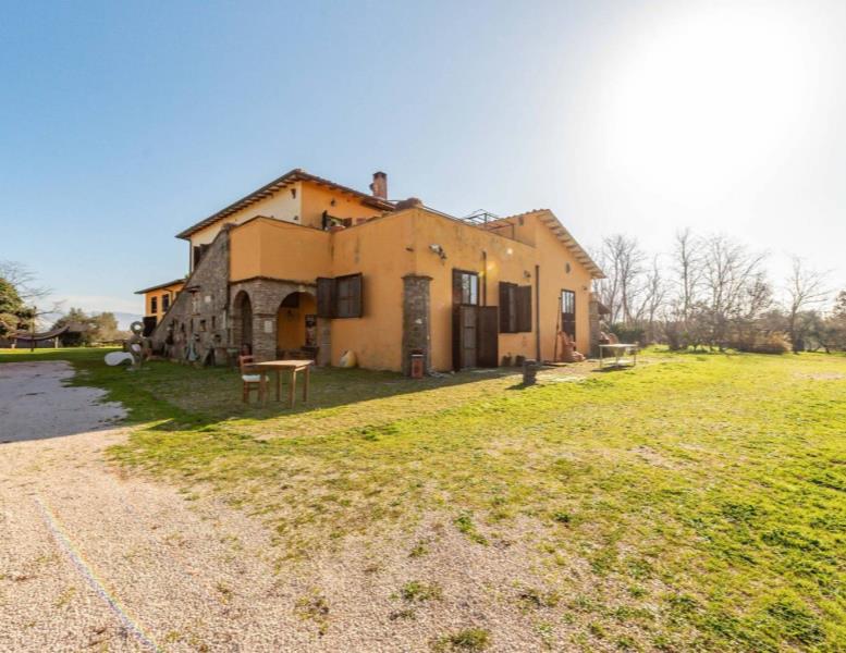 negozio in vendita a Lanuvio