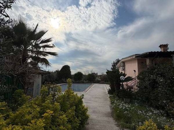 casa indipendente in vendita a Lanuvio